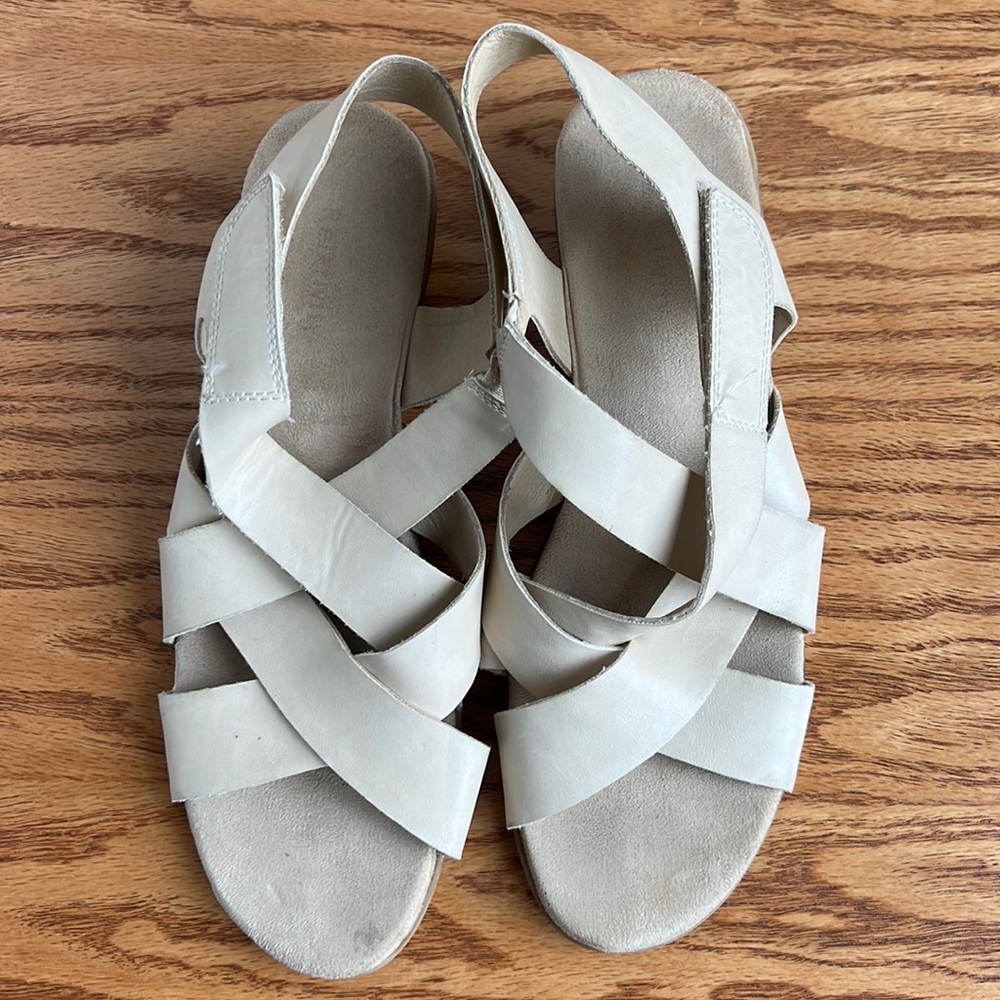 Relativity Re-Kit - Women’s tan strap sandal with velcro closure.  Size 9 1/2